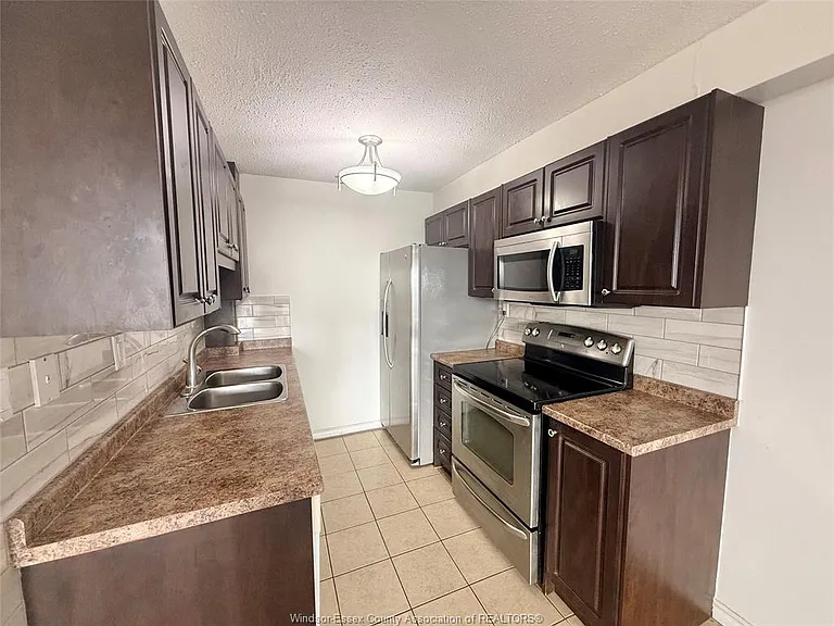 3936 Wyandotte St E #801 — Photo 12