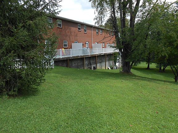 5th image of 566 Worthington Dr APT 9