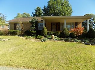 611 Warrington Dr, Lexington, KY 40505