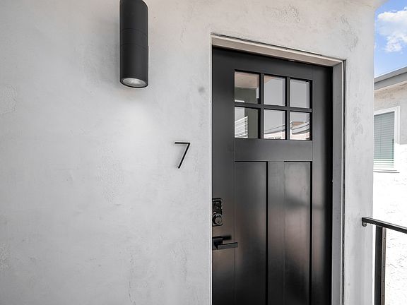 5th image of 4160 Texas St #7