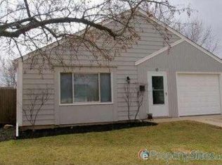 17 Afton Dr, Montgomery, IL