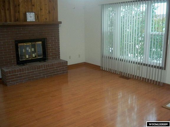 3rd image of 1048 Ponderosa Way