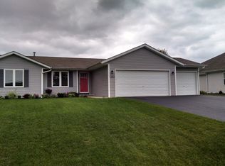 11020 Linden Blossom Ln, Roscoe, IL 61073