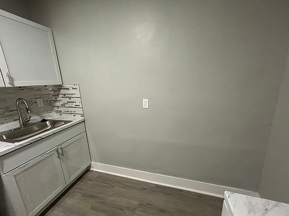 5th image of 1933 Taylor St #2