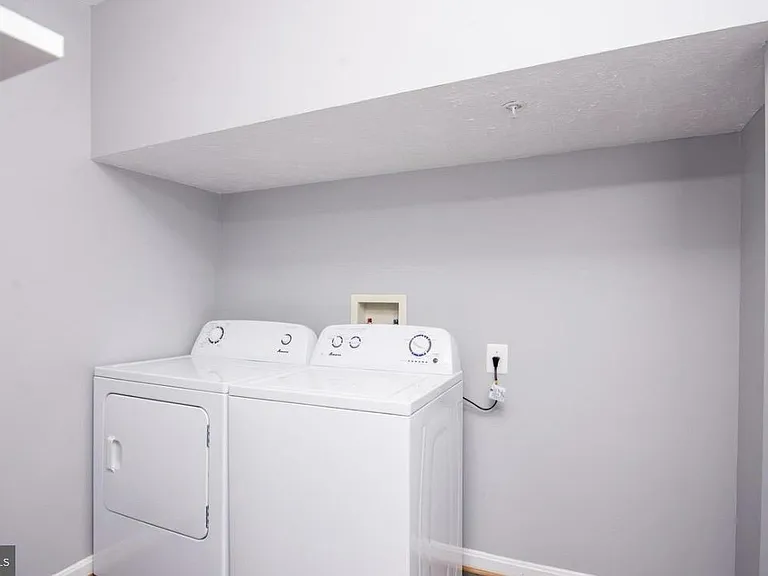 8800 Community Square Ln — Photo 15