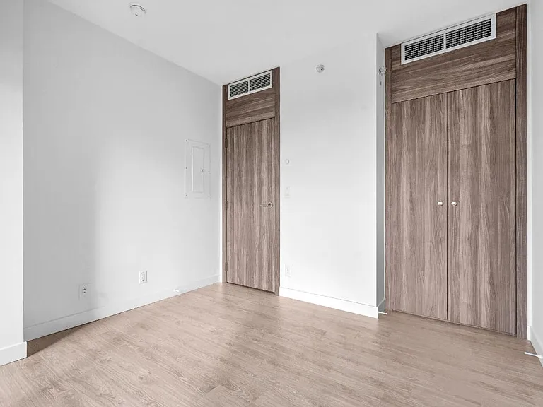 4880 Lougheed Hwy #1507 — Photo 14