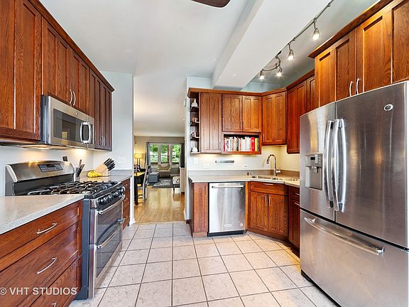 4th image of 3109 N Sawyer Ave