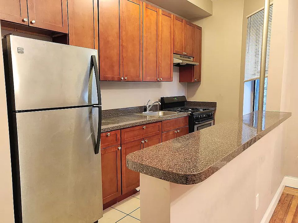 2nd image of 698 Eastern Pkwy #3C
