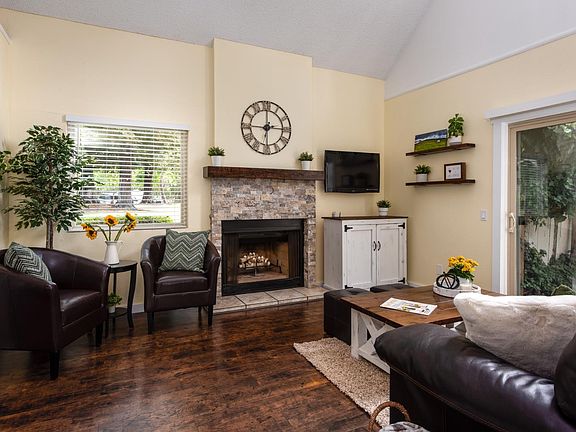5th image of 2734 Lakeview Drive