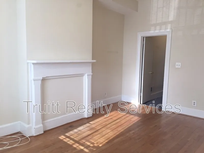 Building Photo - 746 7th St S #E-1