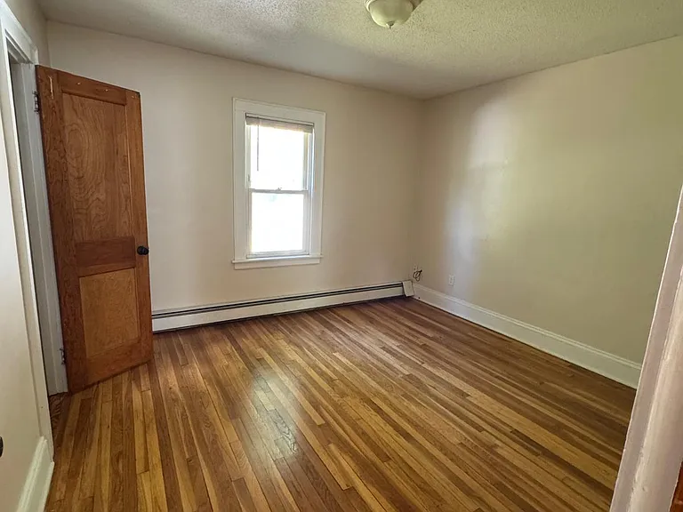 25 Long St #2 — Photo 6