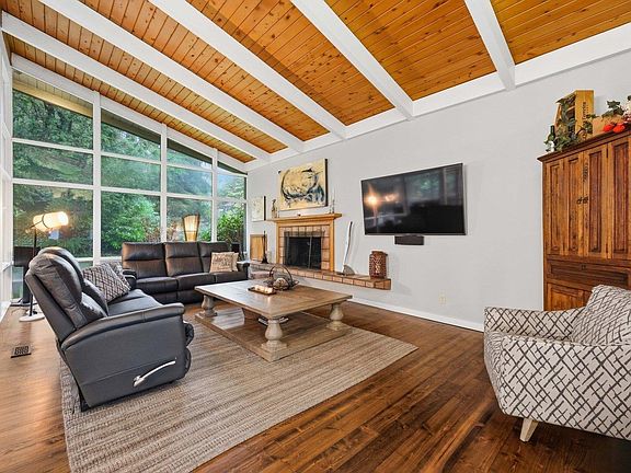 5th image of 837 Wildwood Pl