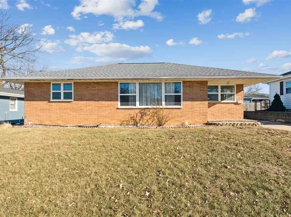 201 Janice Dr NW, Cedar Rapids, IA 52405