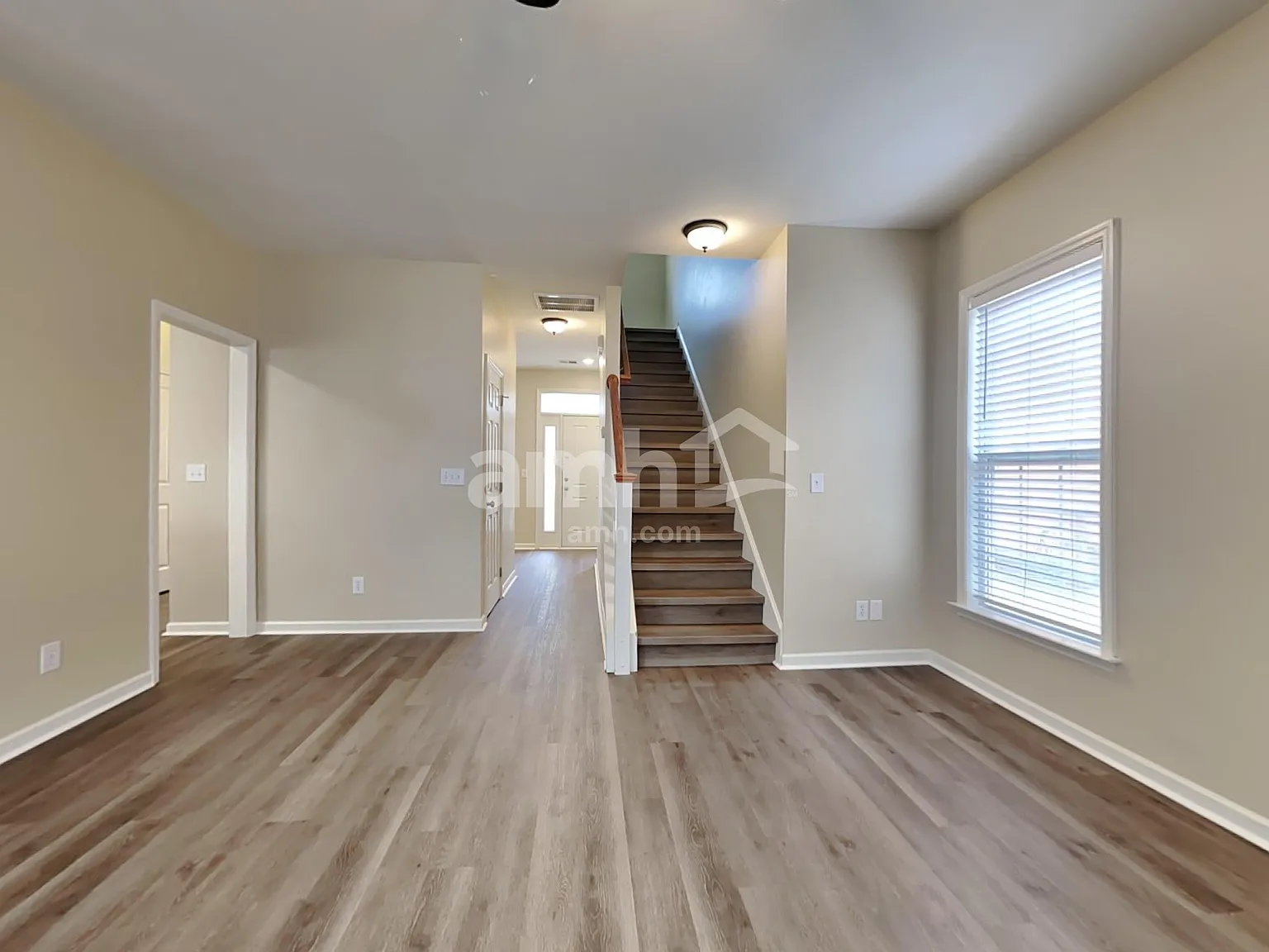 3 bed, 2.5 bath, 1688 sqft, $2,295 — Photo 4