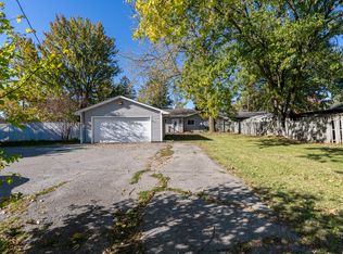 26 S Fish Lake St, Valparaiso, IN 46385
