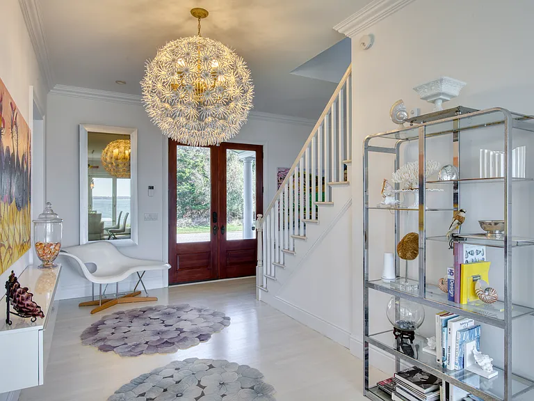 1060 Willow Terrace Ln — Photo 9