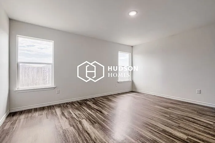 6937 Phoenix Dr — Photo 7