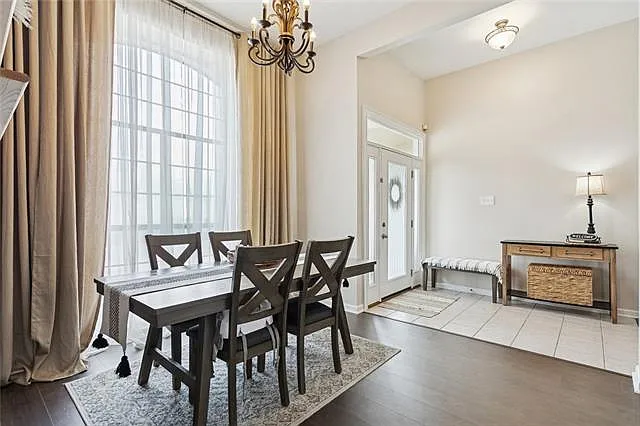3 bed, 2.0 bath, 1594 sqft, $2,100 — Photo 4