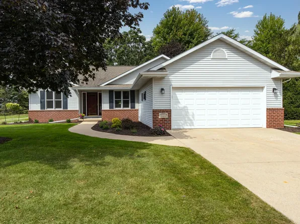 339 Windingbrook Dr, Oshkosh, WI 54904