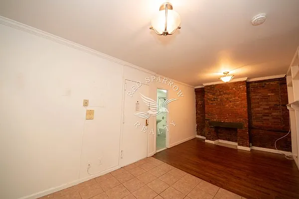 Rented by Red Sparrow Realty Group | media 37