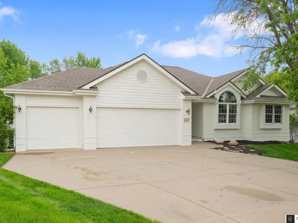 16650 Redwood St, Omaha, NE 68136