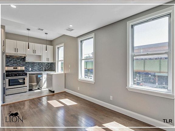 4th image of 3280 31st St #2