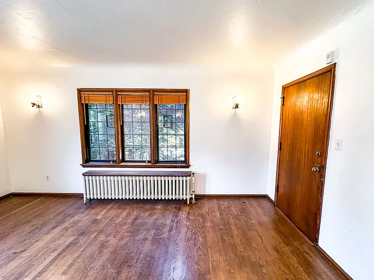 Ten-O-Five Anhalt Apartments — Photo 30
