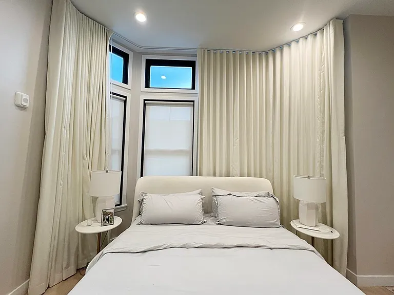 360 Meridian St #7 — Photo 10