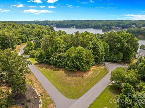 5th image of 137 Harborcliff Dr