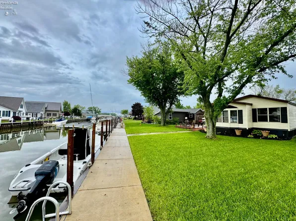 1550 N Starboard Ave, Port Clinton, OH 43452