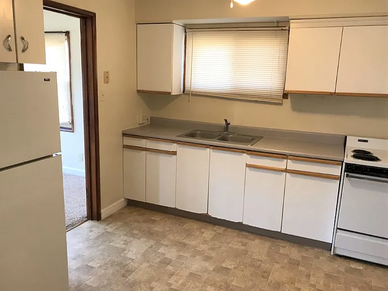 1163 Highland Ave — Photo 5