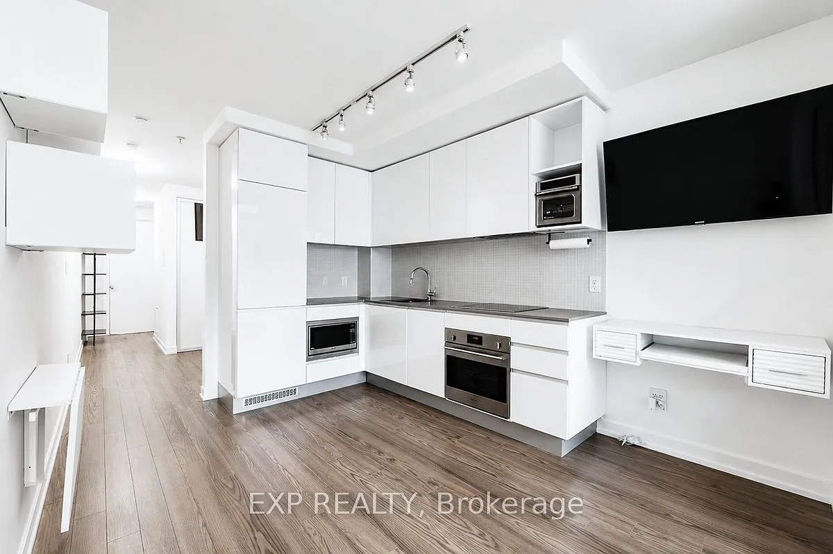 377 Madison Ave — Photo 3