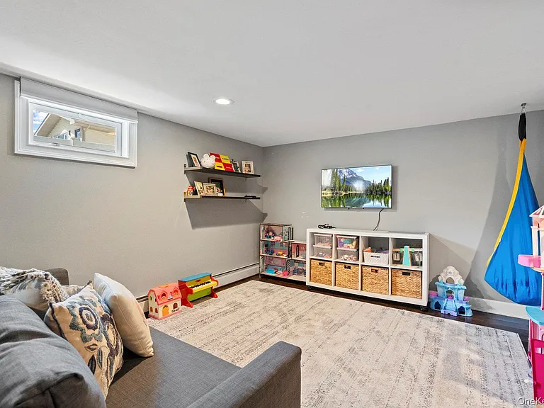 15 Lawrence Ct — Photo 25