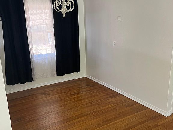 4th image of 1212 N Crest Cir
