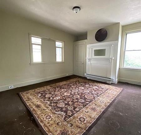 4th image of 1231 McMahon Ave