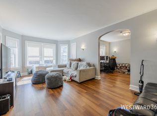 2134 W Arthur Ave #2S, Chicago, IL 60645