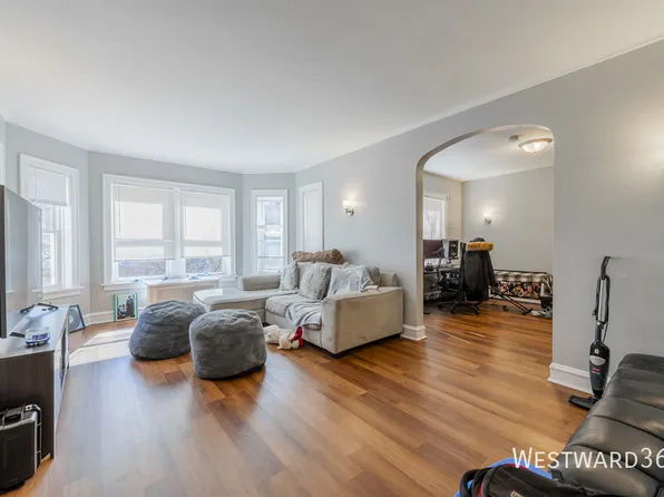 2134 W Arthur Ave #2S, Chicago, IL 60645