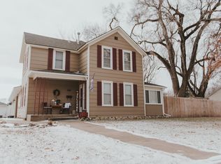 219 E 6th St, Halstead, KS 67056