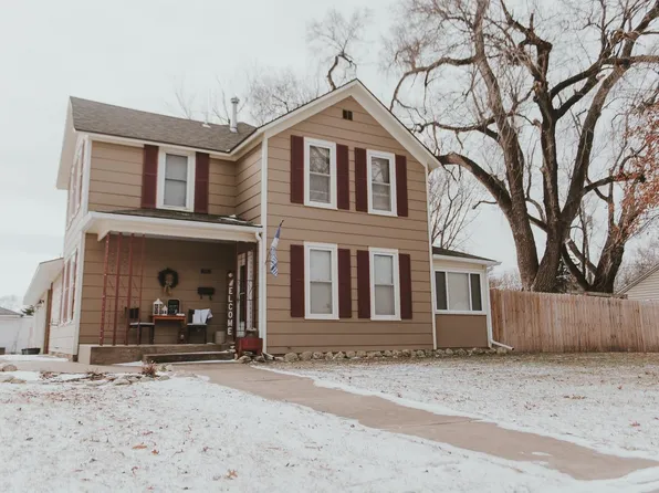 219 E 6th St, Halstead, KS 67056