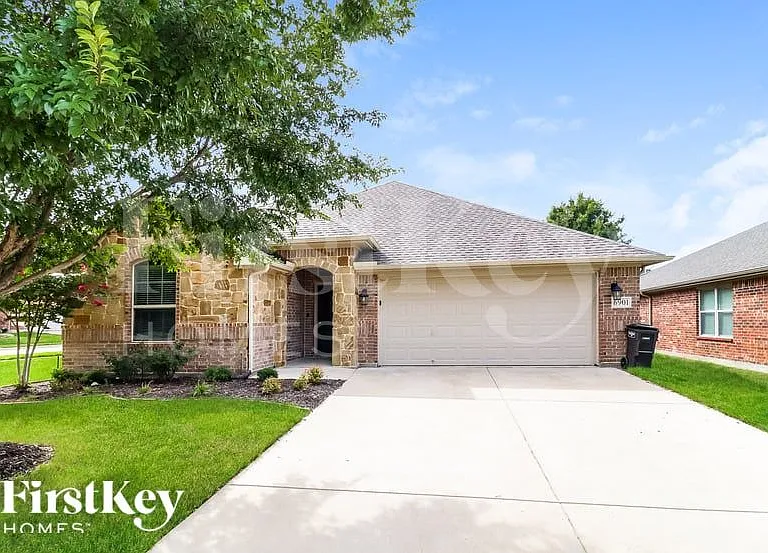 6901 Canyon Rim Dr — Photo 1