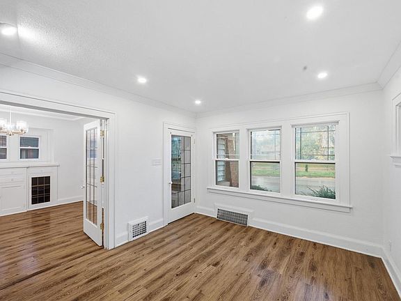4th image of 1128 W Capitol DRIVE