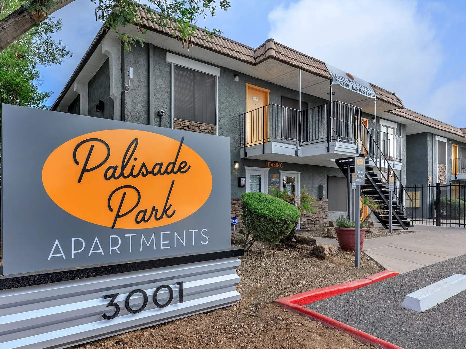 Palisade Park Aparments — Photo 4
