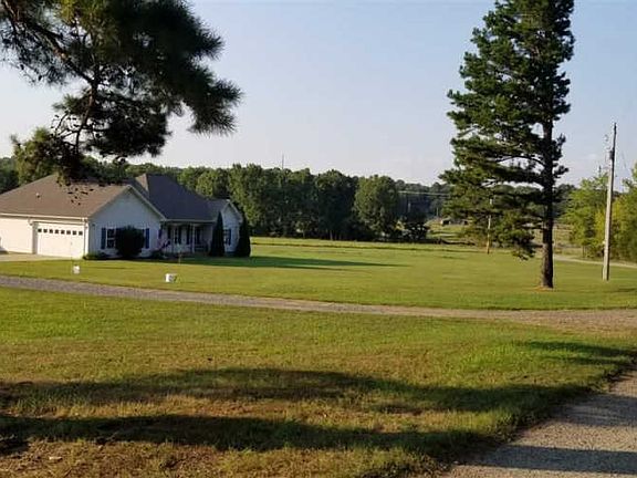 3rd image of 8 Golden Meadows Dr