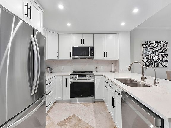 4th image of 3596 S Ocean Boulevard #102