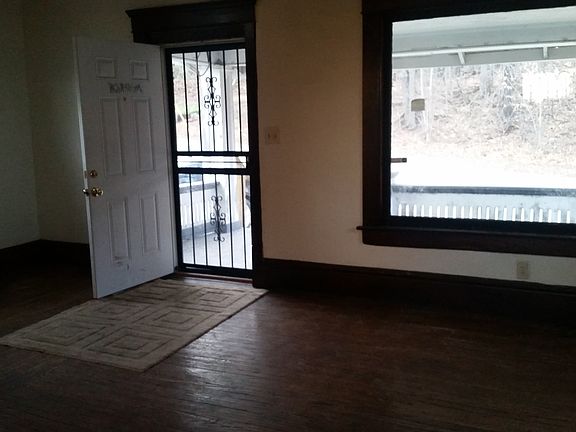 4th image of 802 Vernon Odom Blvd