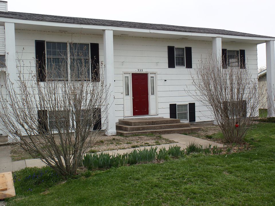 1056 sq ft on each level