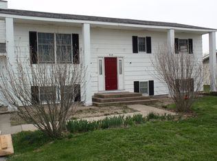 535 Country Ln, Council Grove, KS 66846