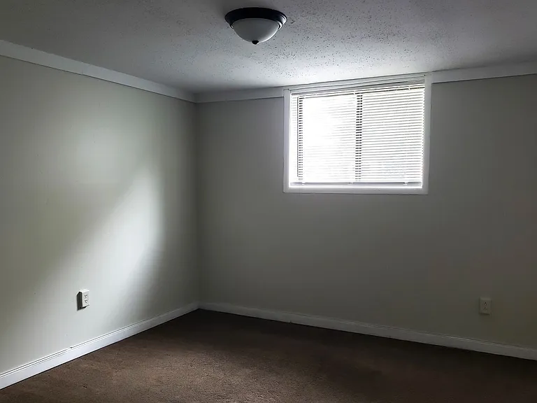 1220 W Patterson Ave — Photo 15