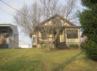 4712 Guerley Rd, Cincinnati, OH 45238