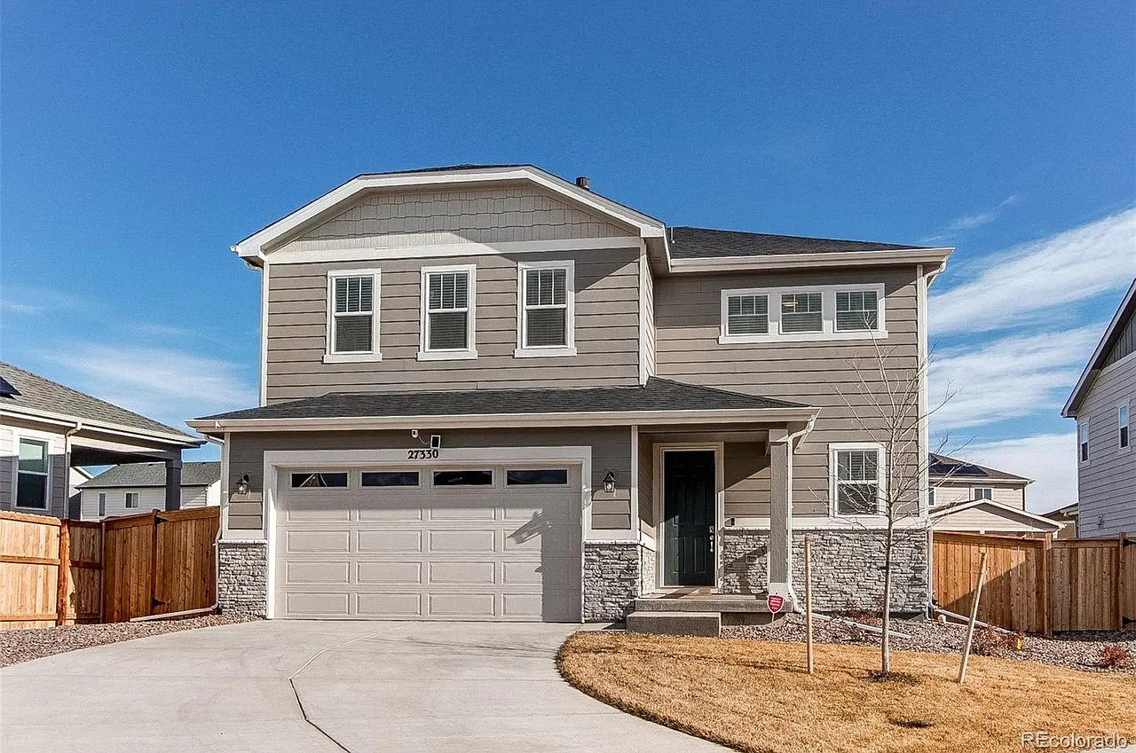 Charming 3-Bedroom 2.5-Bath Home — Photo 2